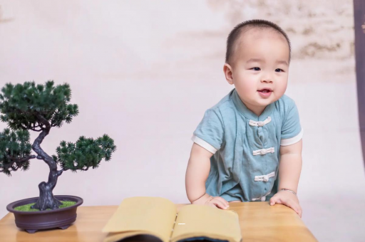 靖边六个月宝宝可以坐吗