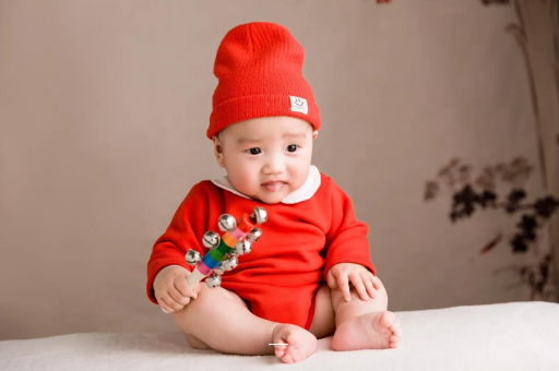 靖边六个月宝宝总是摇头